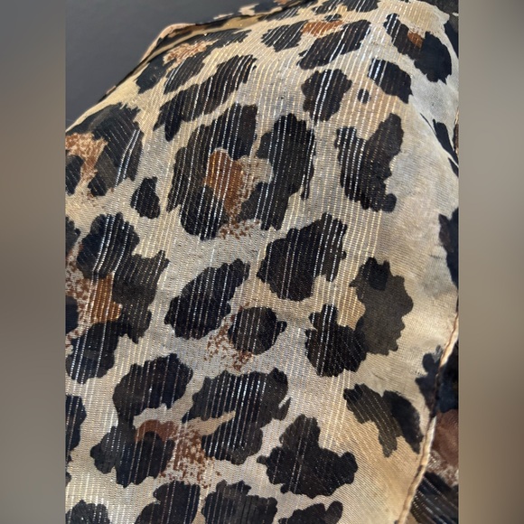 Subtly Shiny Leopard Print Scarf with gold metallic embellishment - Picture 4 of 6